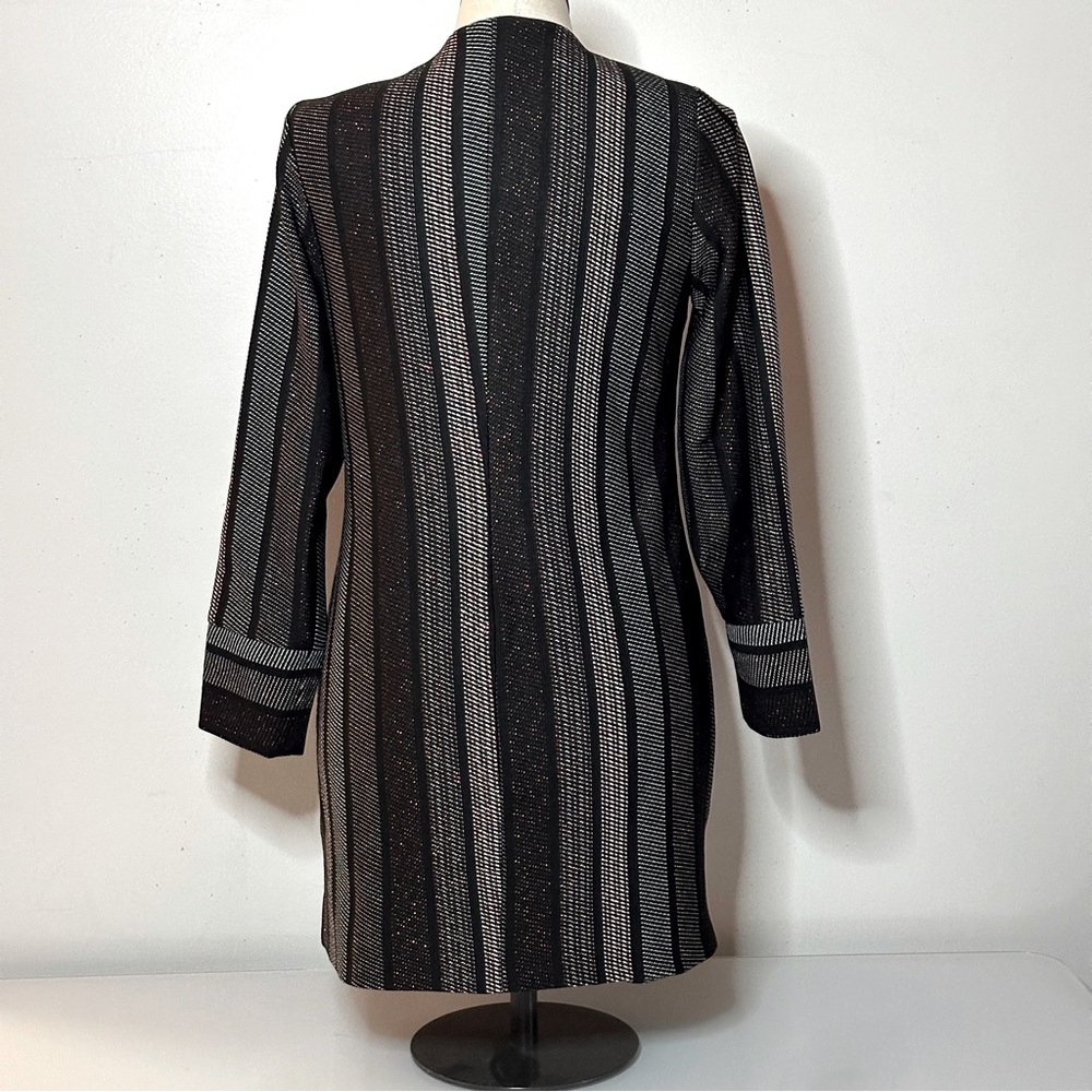 Chico’s Stripe Shine Duster Jacket 0 (4/6)
Black Brown Copper - Picture 5 of 12